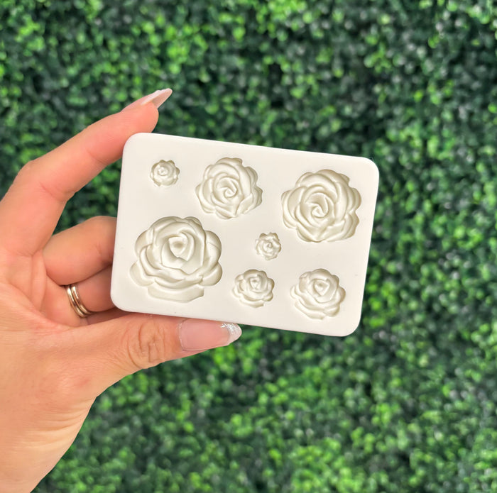 7 Assorted Roses